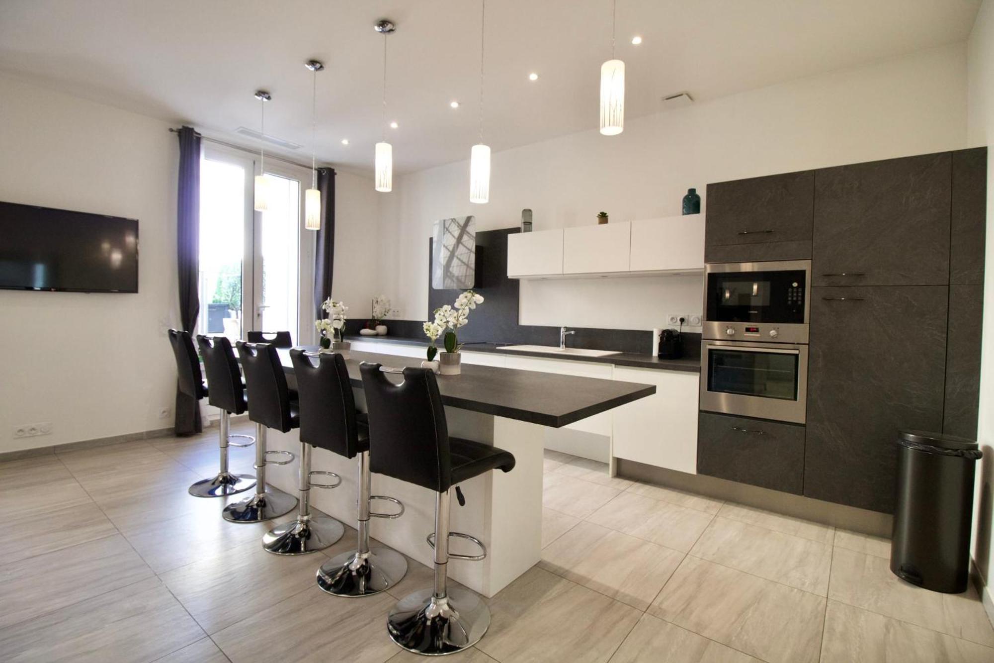 Chic 4 In The Heart Of Amazing Terrace!