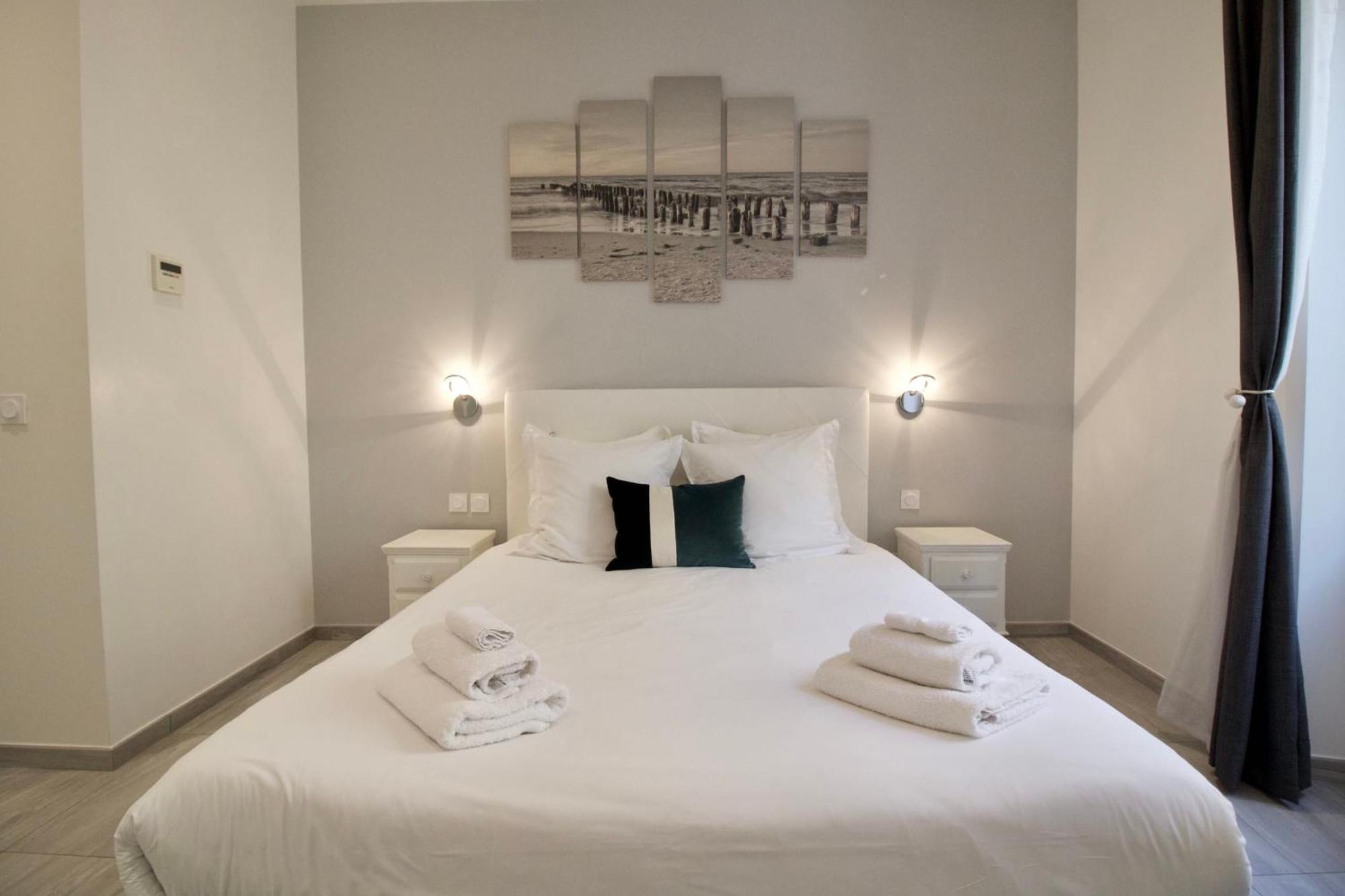 Apartment Chic 4 In The Heart Of Amazing Terrace!