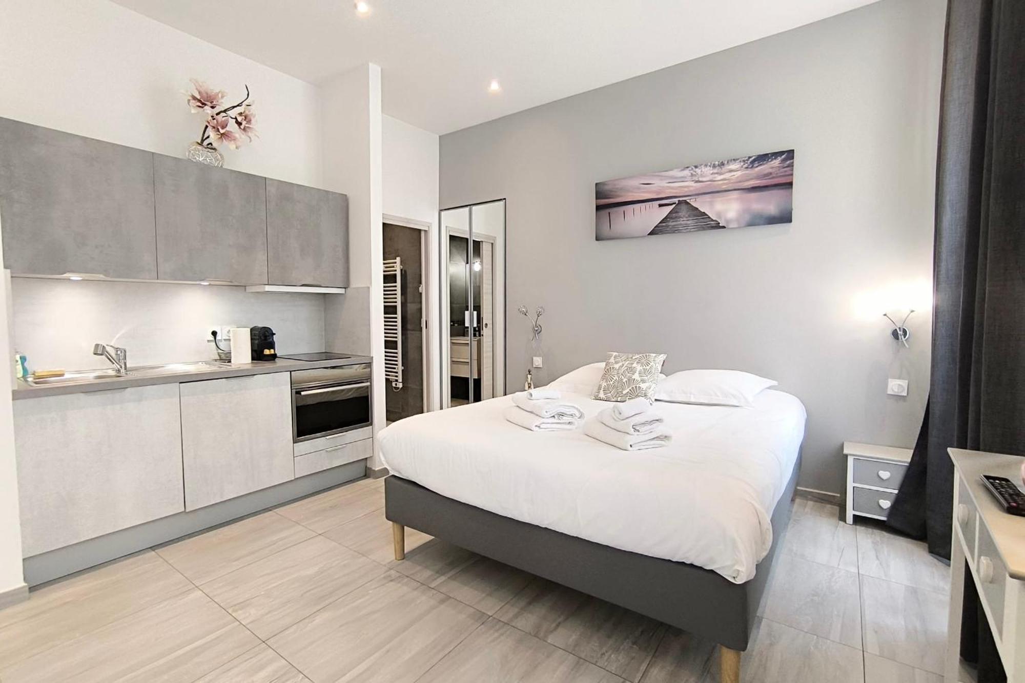 Chic 4 In The Heart Of Amazing Terrace! Apartment
