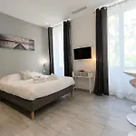 Chic 4 Room Apartment In The Heart Of Cannes Amazing Terrace!