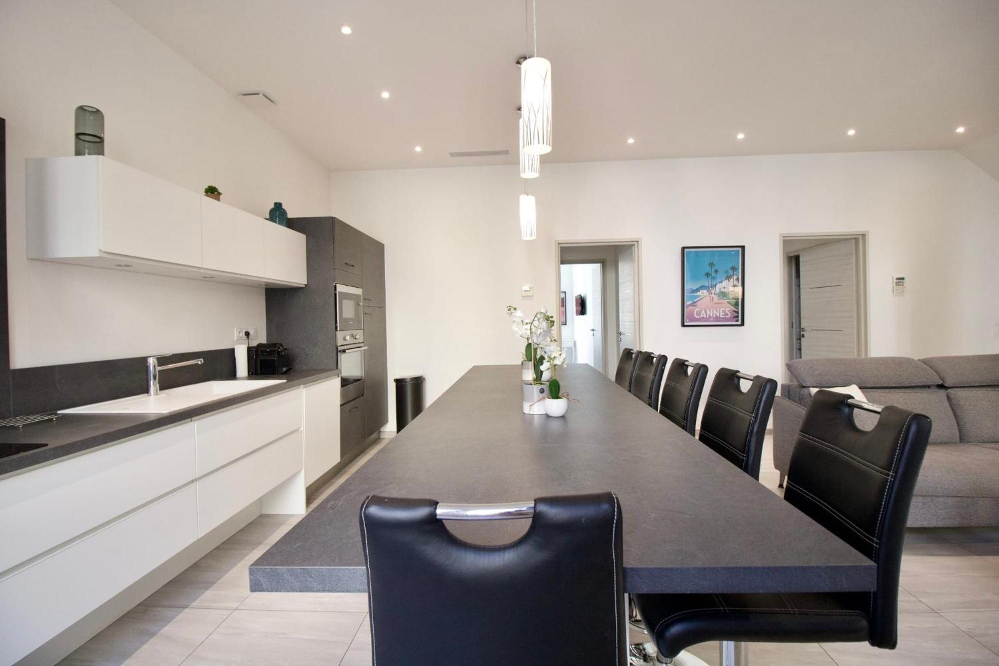 Chic 4 In The Heart Of Amazing Terrace! *