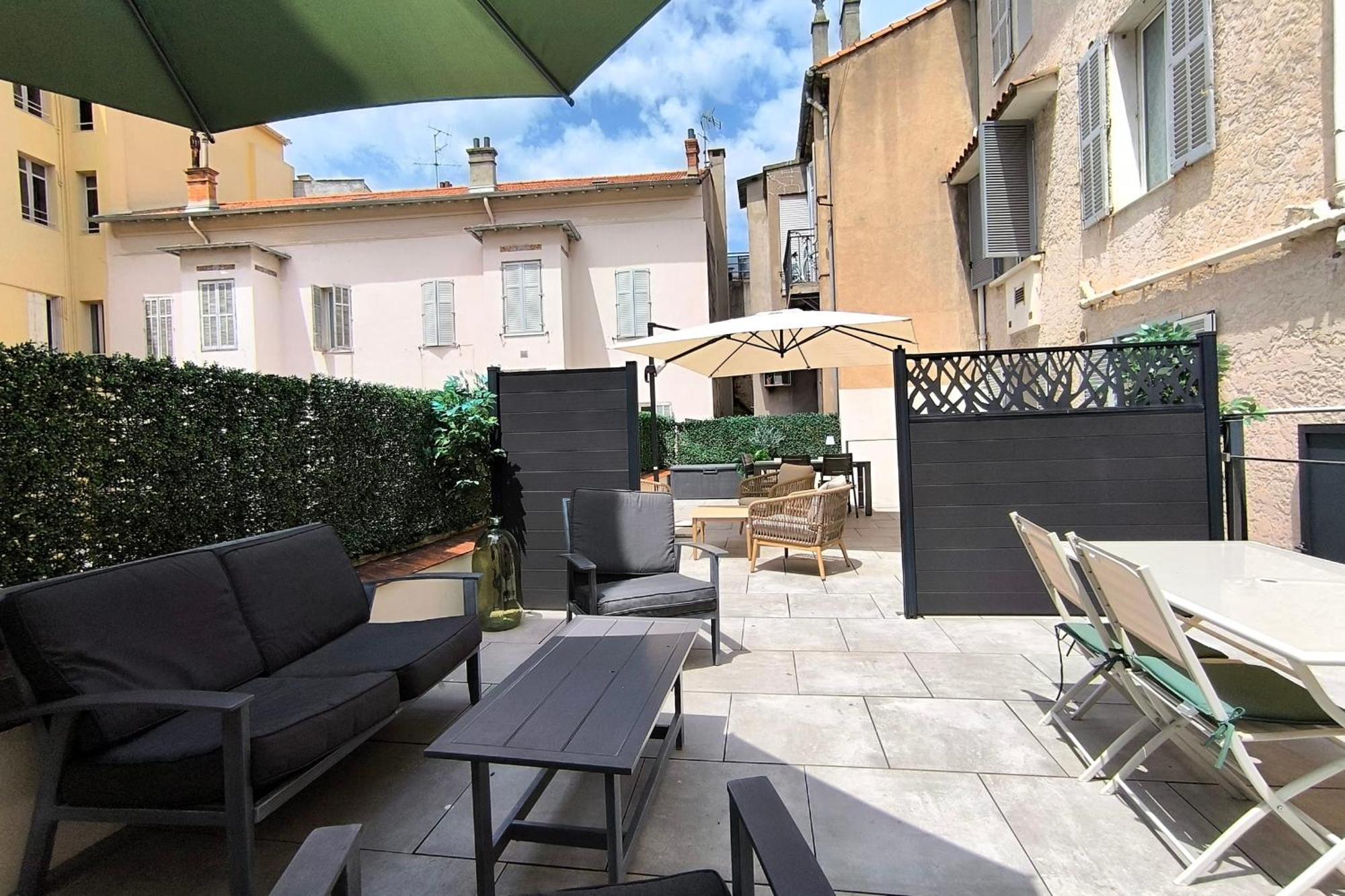 Chic 4 In The Heart Of Amazing Terrace! *